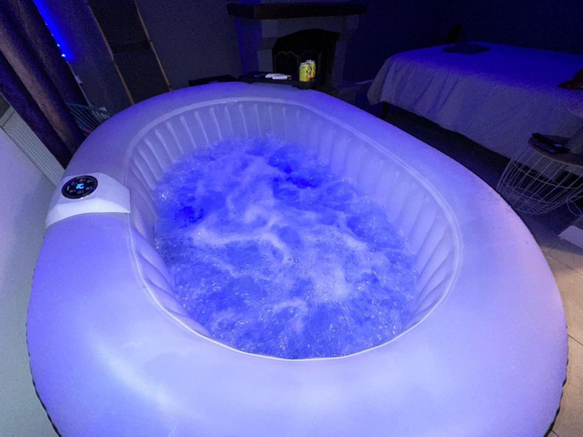 Love Room Avec Jacuzzi Proche Paris Et Roissy Cdg Persan Extérieur photo